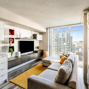 Beautiful By Cn Tower Apartment