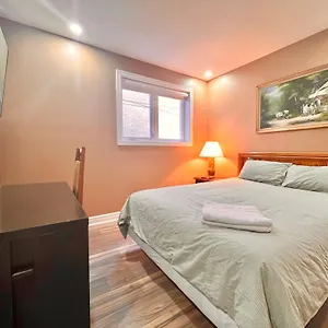 Upgraded With Bath 7-min To Subway Near Downsview Rogers Stadium Homestay