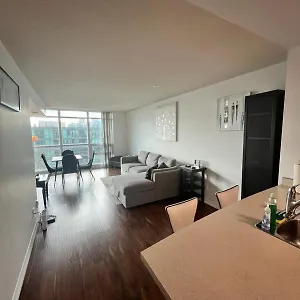 Downtown By The Lake Apartment