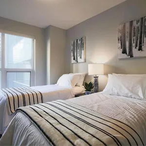Luxury 2 & 3 Bedroom Downtown Apartment