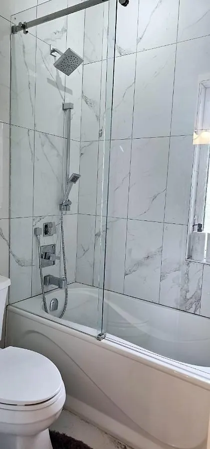 Privatunterkunft Lilen'S Home Toronto